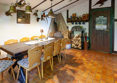 Gasträume der Turmbaude am Wallenburger Turm in Trusetal