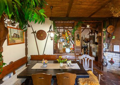 Gasträume der Turmbaude am Wallenburger Turm in Trusetal